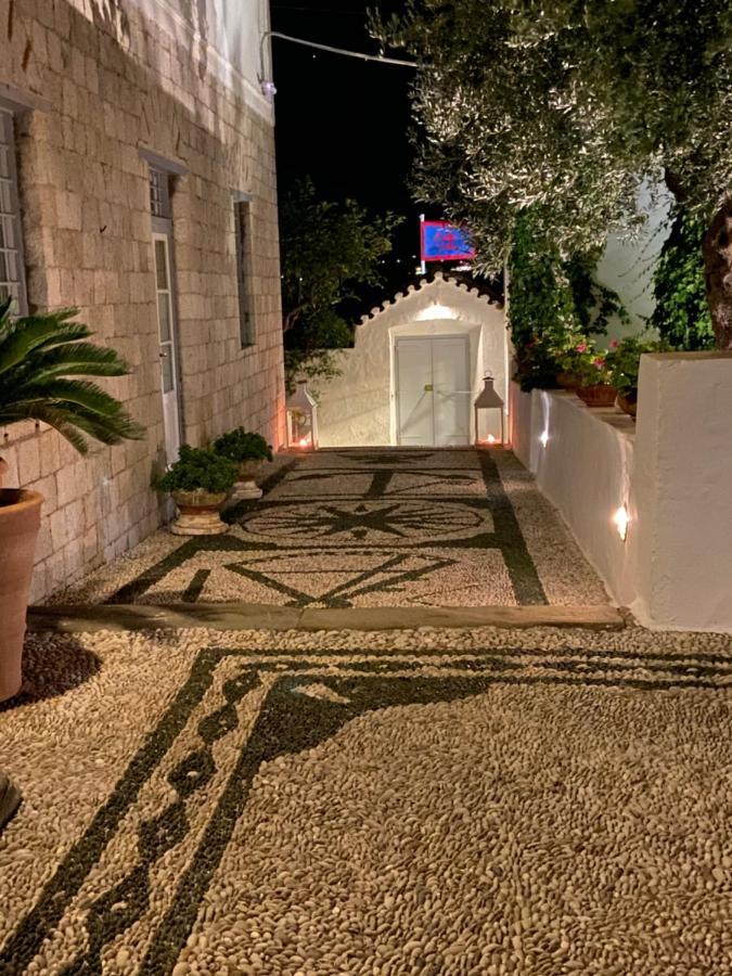 Economou Mansion Aparthotel Spétses Exteriör bild